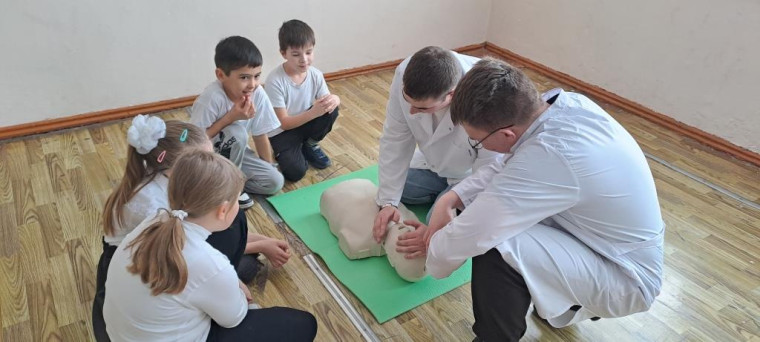Мастер-классы от студентов медицинского колледжа.